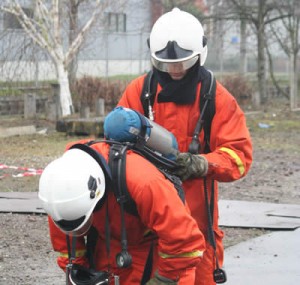 leergang bedrijfsbrandweer manschap een aanvulling op de reguliere BHV opleiding is bijvoorbeeld adembescherming